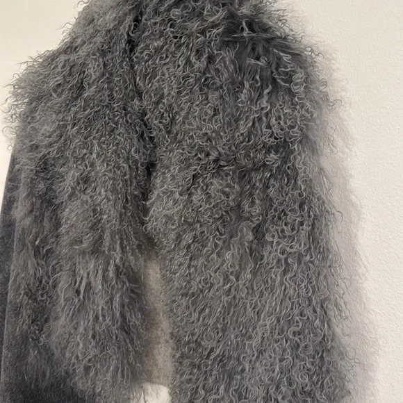 POLOGEORGIS NEW 100% Dyed Lamb Fur Cape/Shawl One Size - Picture 3 of 8